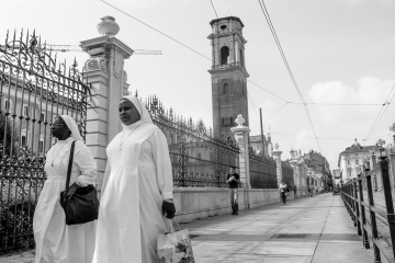 010-katia-bonaventura-photojournalism-parigi-suore