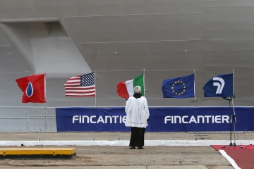 015-katia-bonaventura-photojournalism--varo-carnival magic-fincantieri-monfalcone